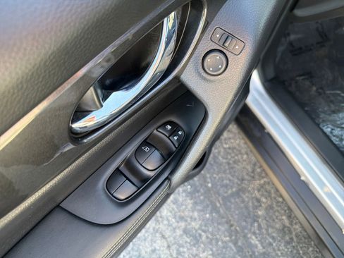 Used 2017 Nissan Rogue S w/ S Appearance Package image 13