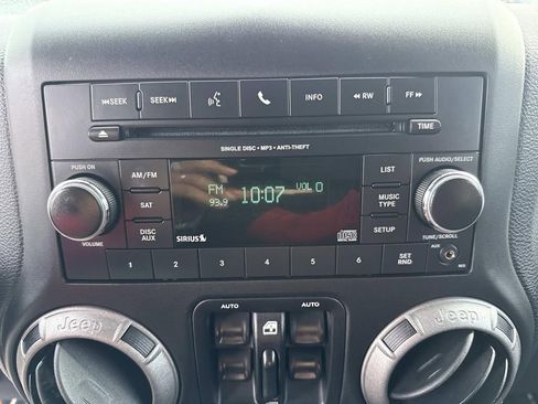 Used 2017 Jeep Wrangler Unlimited Sport w/ Quick Order Package 24S image 27