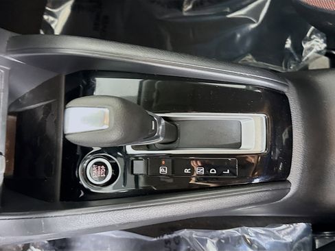 Used 2025 Nissan Versa SR w/ Trunk Package image 20