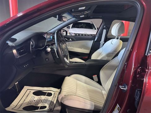 Used 2025 Genesis G70 2.5T w/ Sport Prestige Package image 17