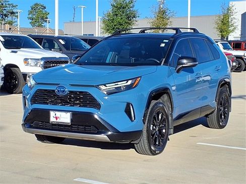 Used 2022 Toyota RAV4 XSE image 9