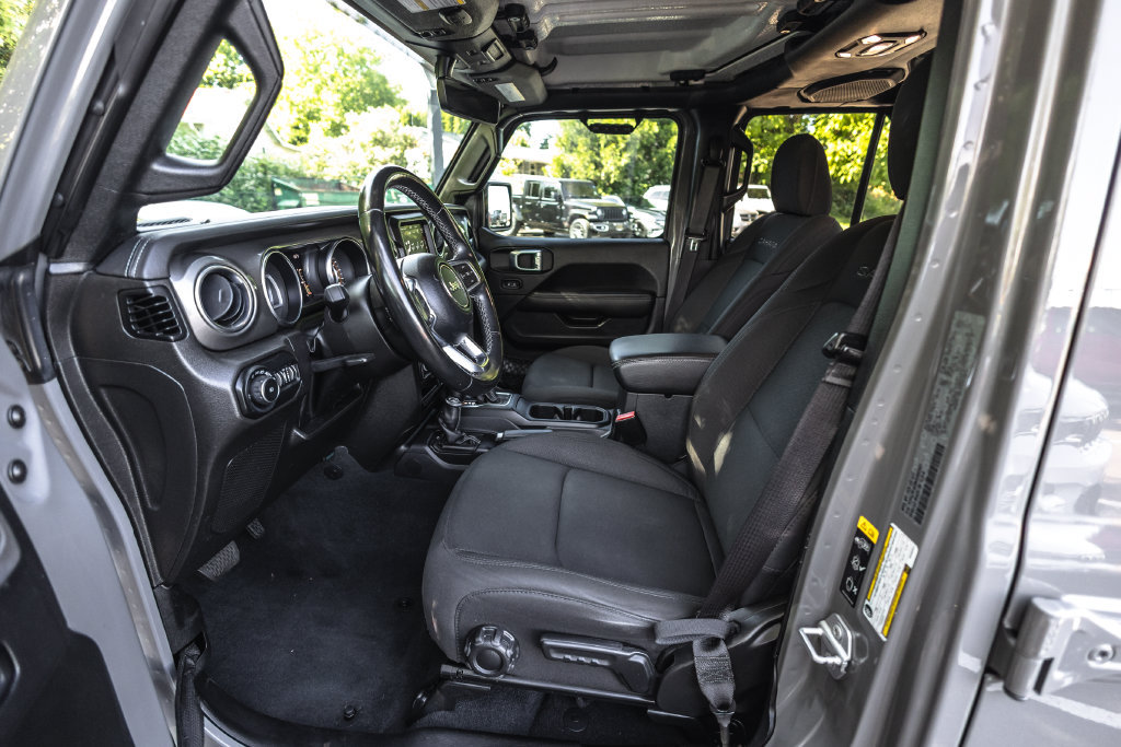 Used 2021 Jeep Wrangler Unlimited Sahara AWD/4WD image 17