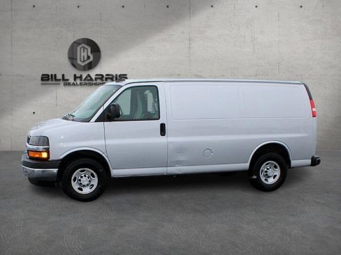 Used 2018 Chevrolet Express 2500 w/ Driver Convenience Package image 8