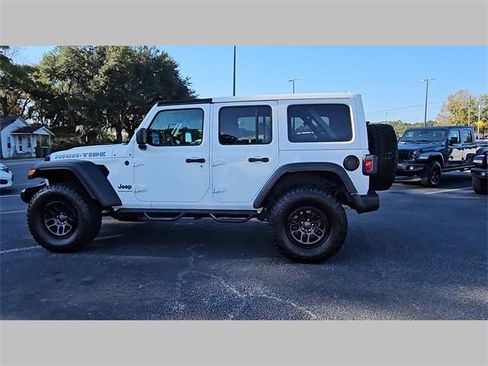 Used 2023 Jeep Wrangler Unlimited Sport image 26
