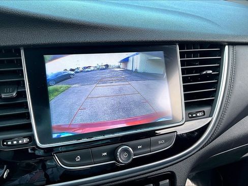 Used 2021 Buick Encore Preferred AWD/4WD image 29