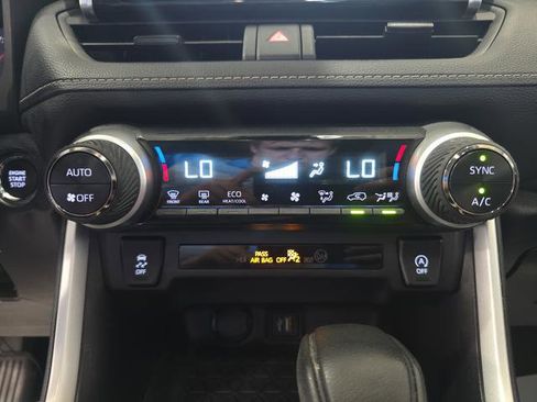 Used 2025 Toyota RAV4 XLE image 19