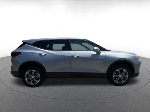 Used 2025 Chevrolet Blazer LT FWD image 16