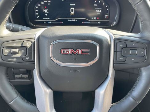 Certified 2024 GMC Yukon XL SLT w/ SLT Luxury Package AWD/4WD image 21