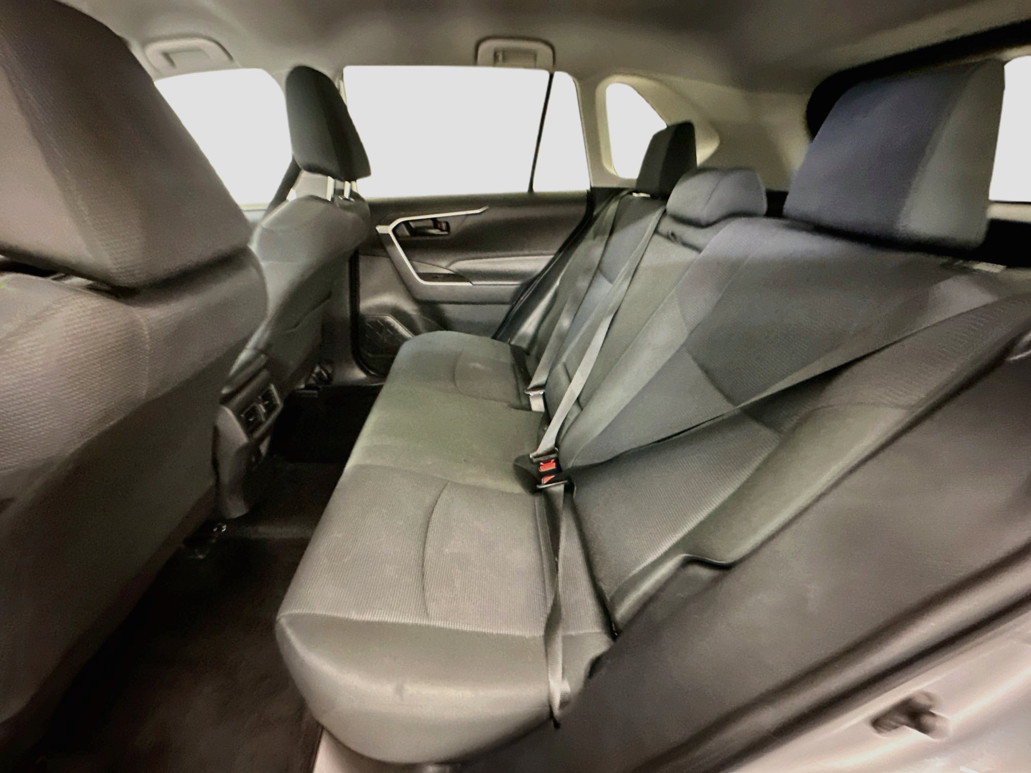 Used 2025 Toyota RAV4 LE AWD/4WD image 28
