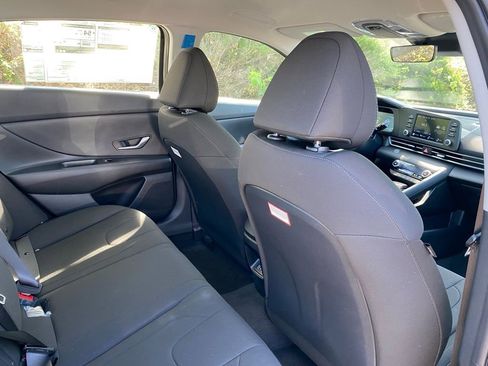 New 2026 Hyundai Elantra Hybrid FWD image 34
