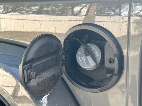 Used 2022 Jeep Wrangler Unlimited Sahara w/ Cold Weather Group AWD/4WD image 40
