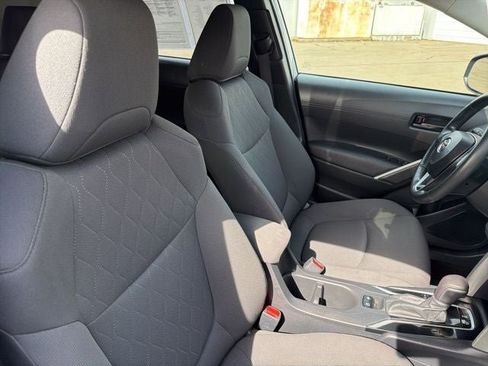 Used 2023 Toyota Corolla Cross LE FWD image 19