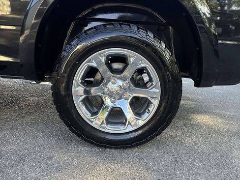 Used 2018 RAM 1500 Laramie image 32