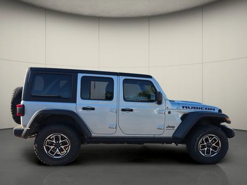 Used 2024 Jeep Wrangler Unlimited Rubicon image 10