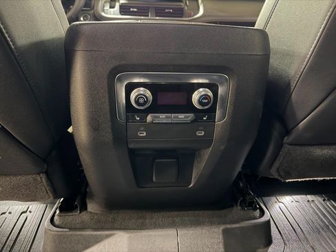 Used 2024 GMC Yukon AT4 w/ Technology Package AWD/4WD image 20