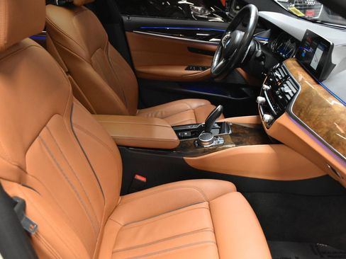 Used 2019 BMW 540i xDrive w/ M Sport Package AWD/4WD image 25