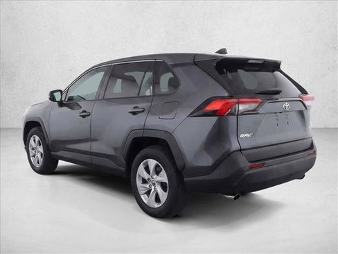 Used 2022 Toyota RAV4 LE image 5