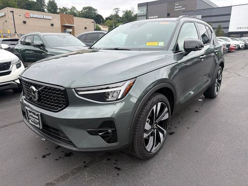 Used 2026 Volvo XC40 B5 Plus w/ Protection Package Premier AWD/4WD image 1