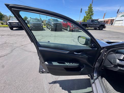Used 2017 Honda Civic Touring image 13