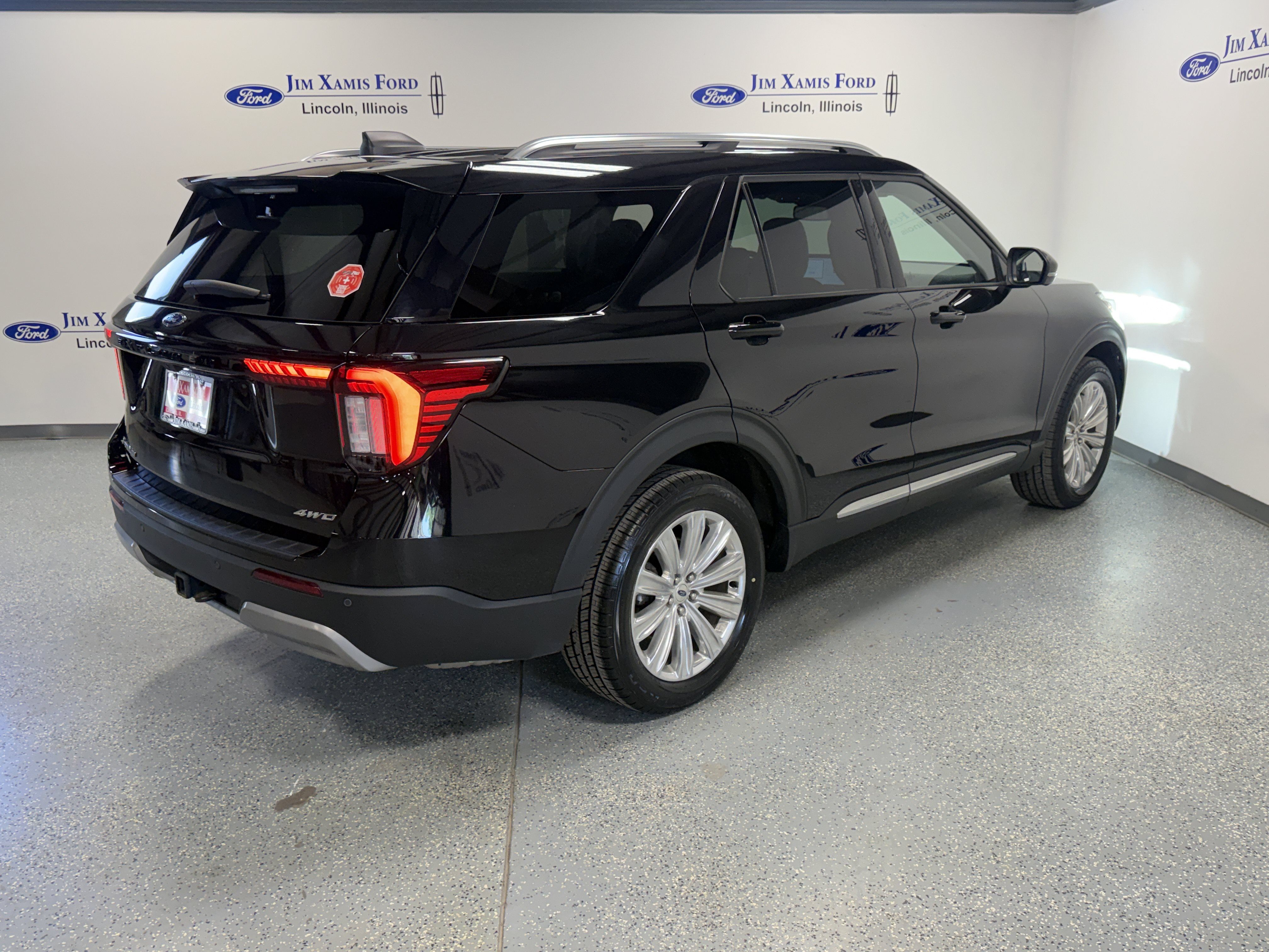 Used 2025 Ford Explorer Platinum w/ LUX Leather Package AWD/4WD image 34