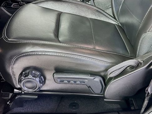 Used 2022 Jeep Gladiator Overland w/ Popular Equipment Package image 19