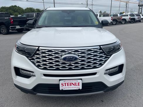 Used 2023 Ford Explorer Platinum w/ Technology Package AWD/4WD image 2