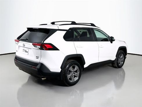 Used 2022 Toyota RAV4 XLE w/ Convenience Package AWD/4WD image 9