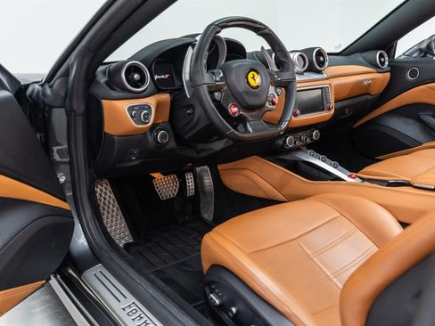 Used 2017 Ferrari California T image 70