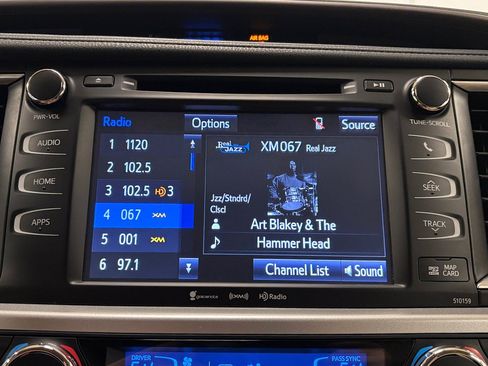 Used 2016 Toyota Highlander XLE AWD/4WD image 19
