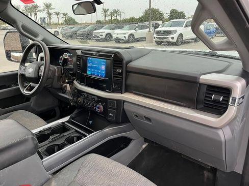 Used 2025 Ford F250 XLT w/ FX4 Off-Road Package AWD/4WD image 15