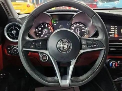 Used 2017 Alfa Romeo Giulia Ti image 27