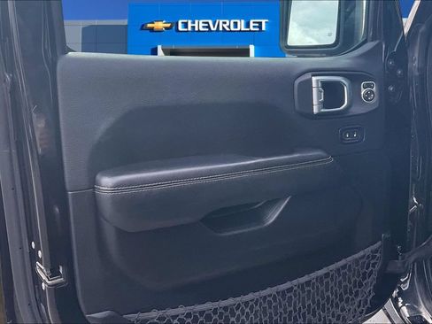 Used 2020 Jeep Wrangler Unlimited Sahara AWD/4WD image 20