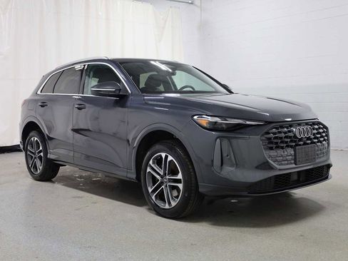 Certified 2025 Audi Q5 Premium w/ Convenience Package image 13