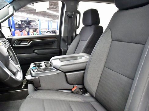 Used 2024 Chevrolet Silverado 1500 LT image 6