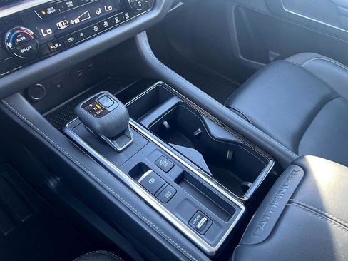 Certified 2023 Nissan Pathfinder SL image 27