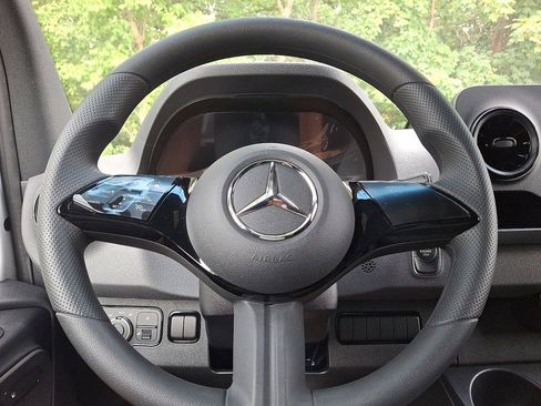 New 2025 Mercedes-Benz Sprinter 2500 image 14