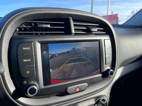 Used 2025 Kia Soul LX w/ LX Technology Package image 22