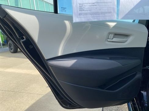 Used 2025 Toyota Corolla LE FWD image 21
