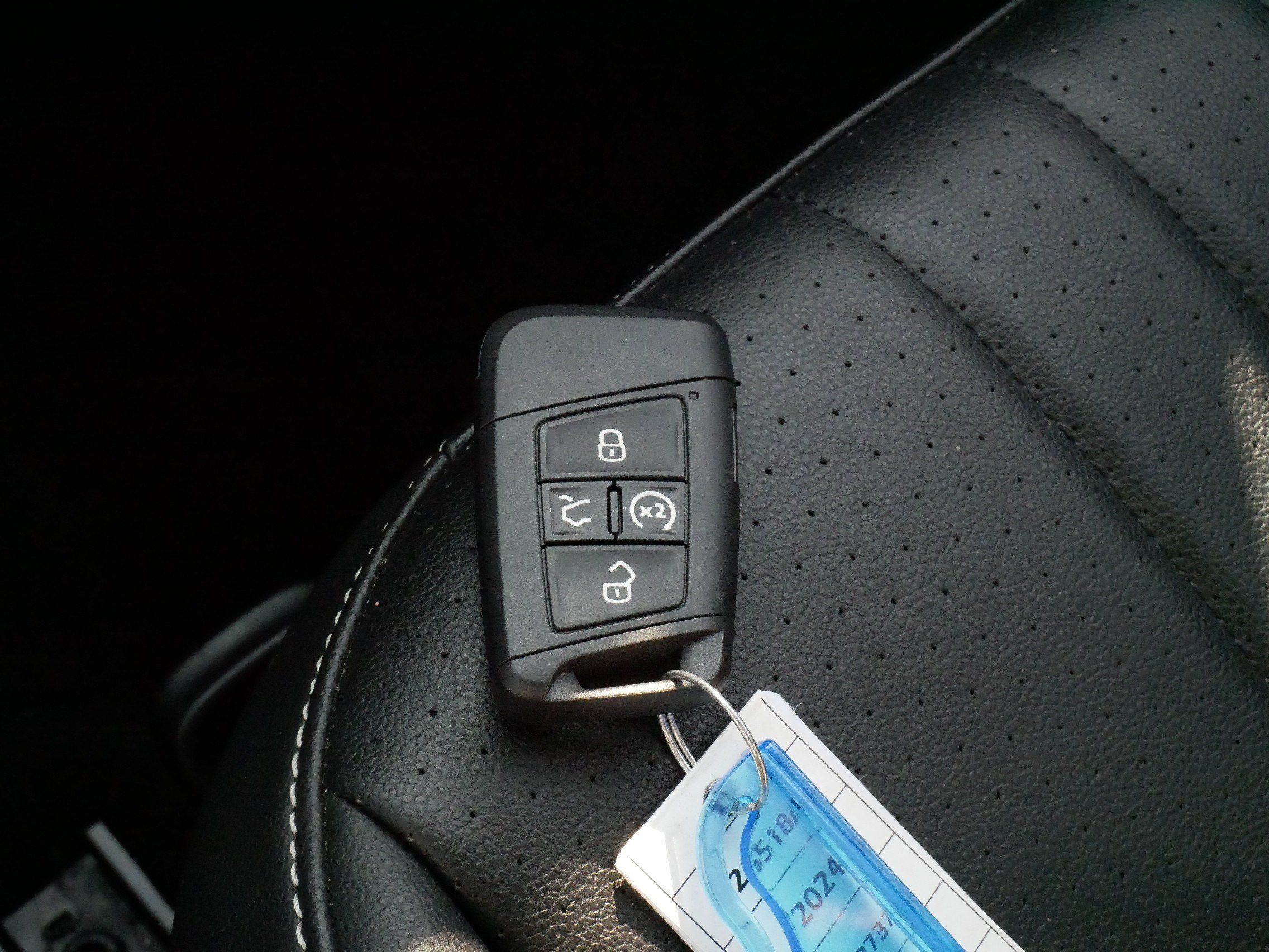 Certified 2024 Volkswagen Tiguan SE AWD/4WD image 31
