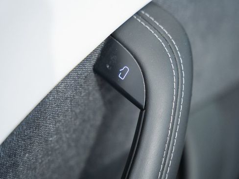 Used 2022 Tesla Model S Plaid image 36