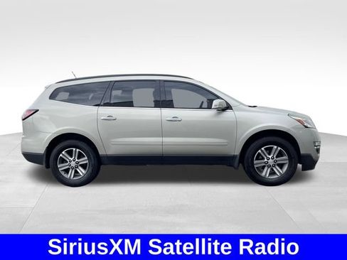 Used 2017 Chevrolet Traverse LT FWD image 6
