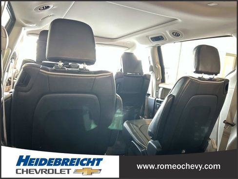 Used 2021 Chrysler Pacifica Limited w/ Uconnect Theater Family Group image 31