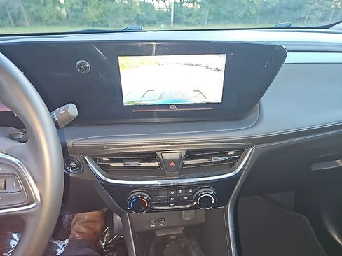 Used 2024 Buick Encore GX Sport Touring image 18