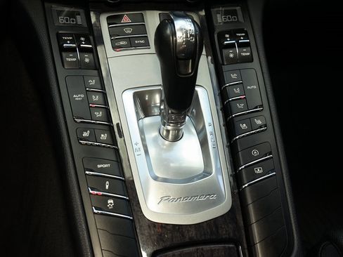 Used 2016 Porsche Panamera 4S image 17