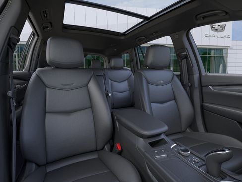 New 2025 Cadillac XT6 Luxury FWD image 40