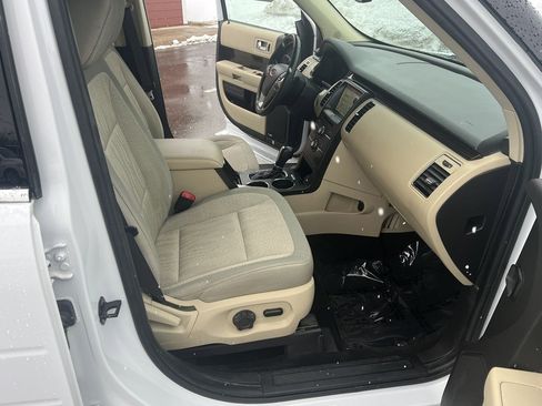 Used 2019 Ford Flex SEL image 36