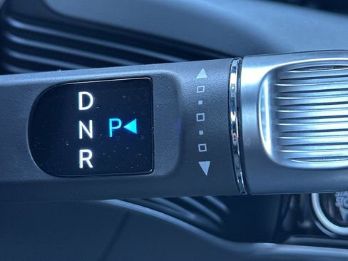 Used 2024 Hyundai Ioniq 5 SE image 25