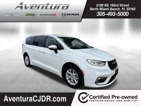 Certified 2023 Chrysler Pacifica Touring-L FWD image 1
