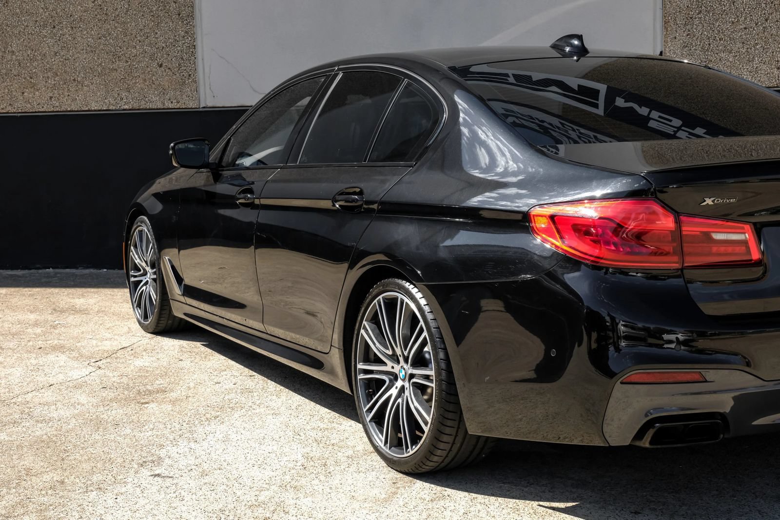 Used 2020 BMW M550i xDrive AWD/4WD image 12