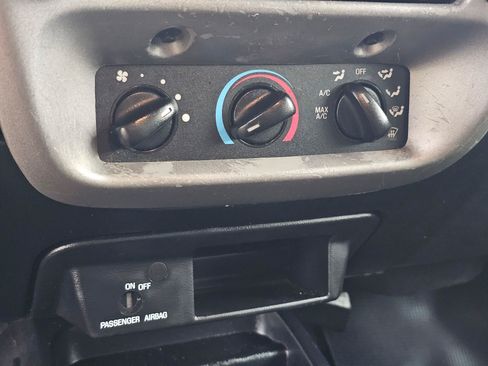 Used 2004 Ford Ranger FX4 AWD/4WD image 22